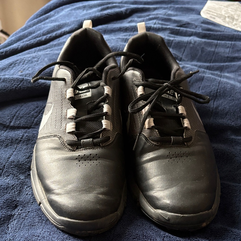 Nike Men's Black and White Golf Shoes